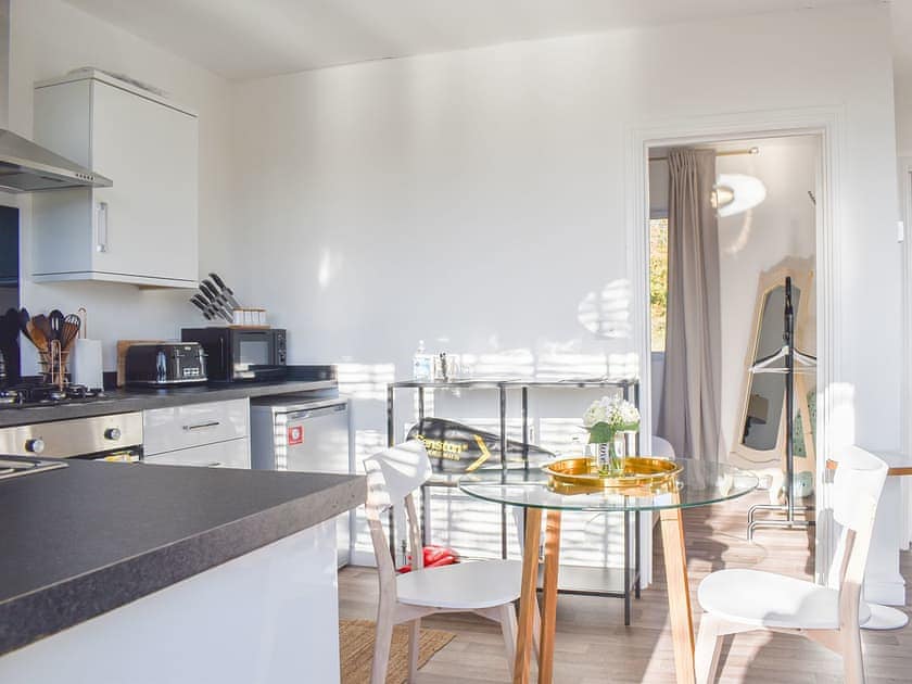 Kitchen/diner | Stillness Hut - Downwood, Near Blandford Forum