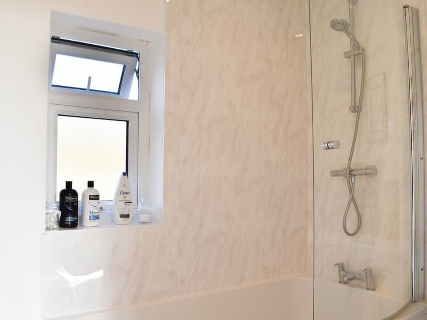 Bathroom | Stillness Hut - Downwood, Near Blandford Forum