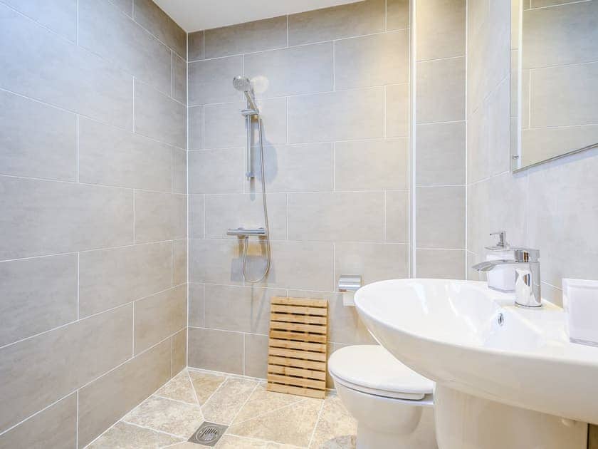 En-suite | Priors Lodge Barns - Owl Barn - Priors Lodge Barns , Bream, near Lydney