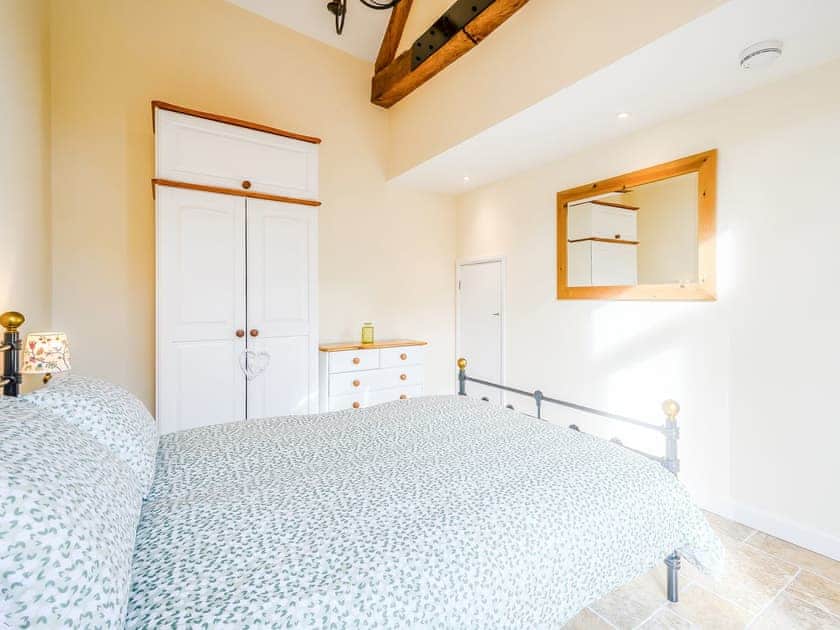 Double bedroom | Priors Lodge Barns - Pipistrelle - Priors Lodge Barns , Bream, near Lydney