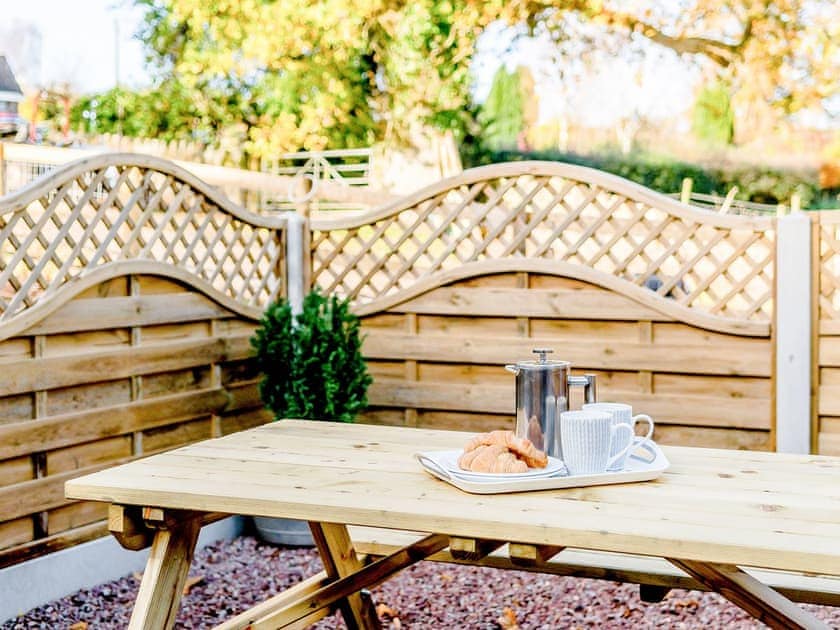 Outdoor eating area | Priors Lodge Barns - Pipistrelle - Priors Lodge Barns , Bream, near Lydney