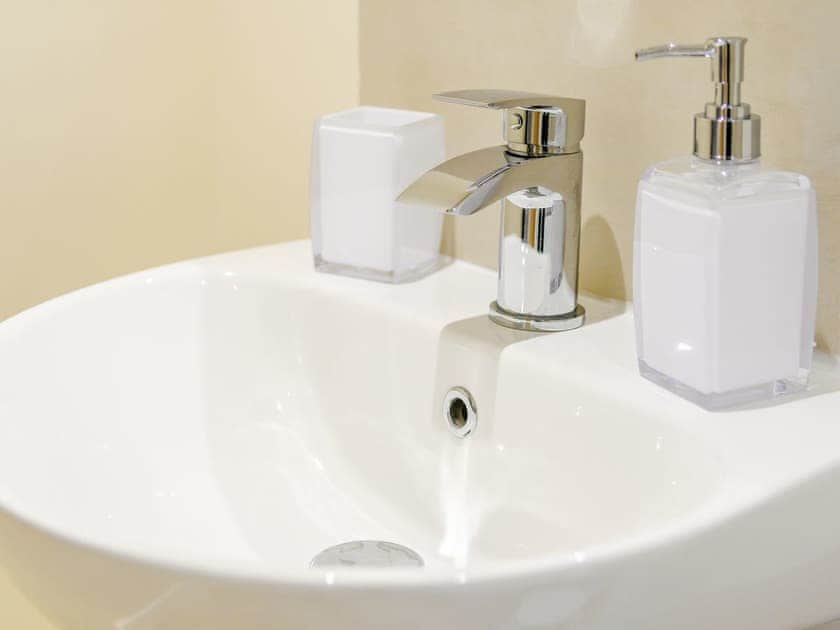Bathroom | Priors Lodge Barns - Horseshoe - Priors Lodge Barns , Bream, near Lydney