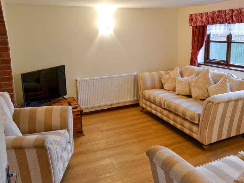 Pear Tree Cottage ref UK31766 In Stalham Near Norwich Cottages