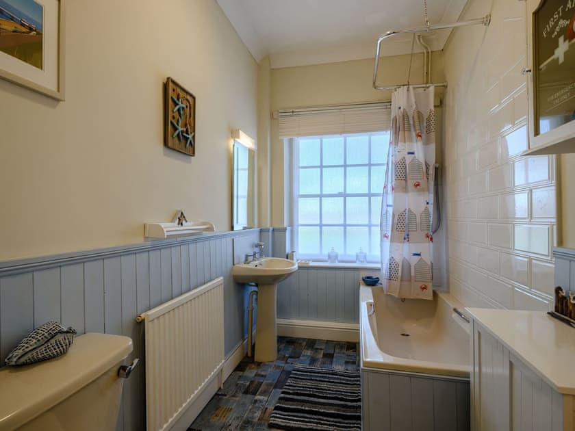 Bathroom | Hampshire House, Cromer