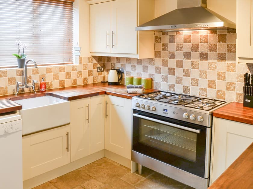 Kitchen | Fern Villa, Lowestoft
