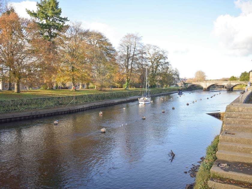 Around Totnes and the surrounding area | Uphempston Farm House Annex, Littlehempston