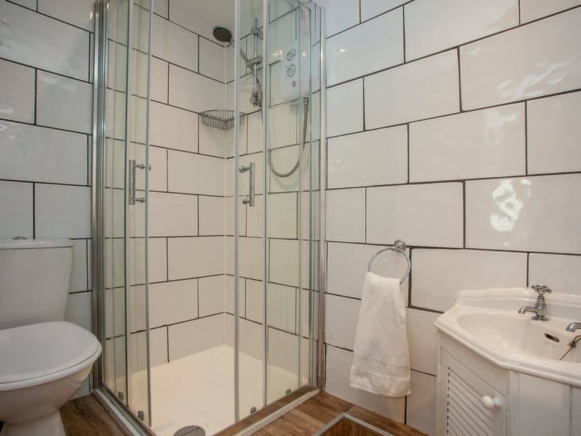 En-suite | Thatched Cottage, Kingsteignton, near Newton Abbot