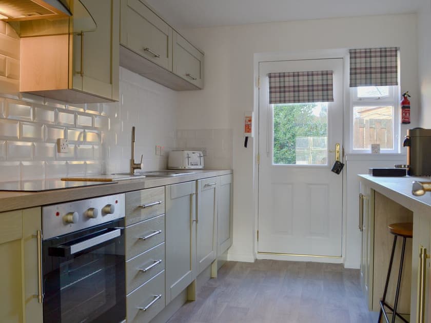 Kitchen | Uaine Cottage, Aviemore