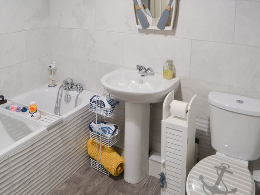 Bathroom with separate shower | Anchors Point, Newbiggin-by-the-Sea