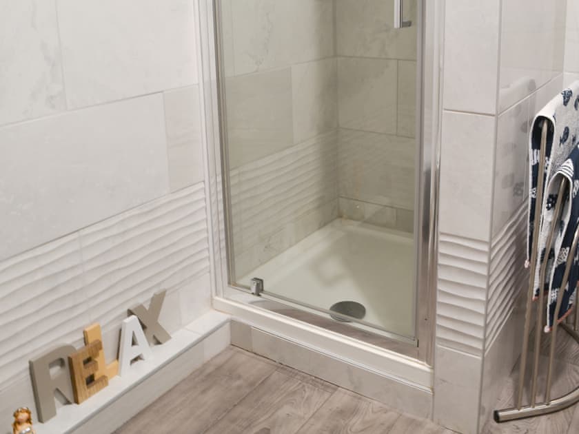 Bathroom with separate shower | Anchors Point, Newbiggin-by-the-Sea