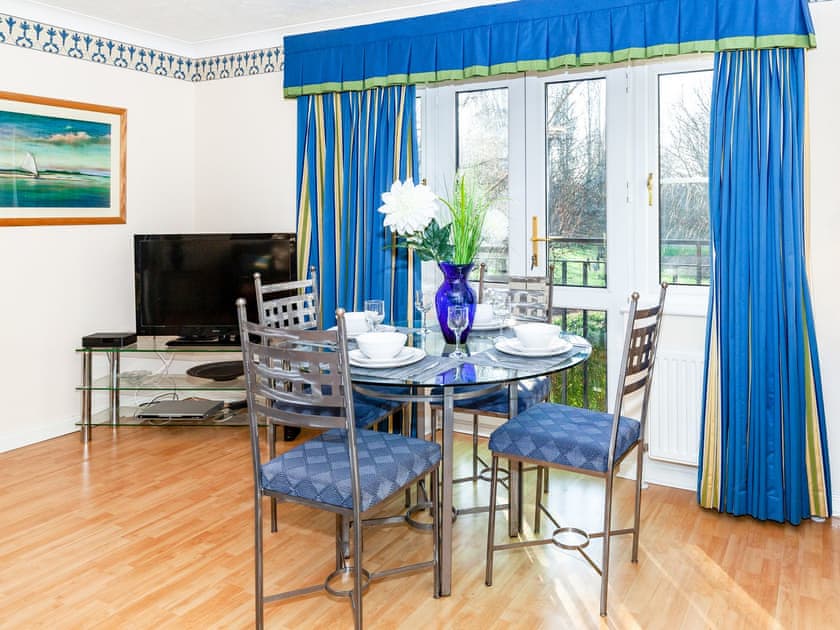 Open plan living space | Westside Apartment 1, Basingstoke