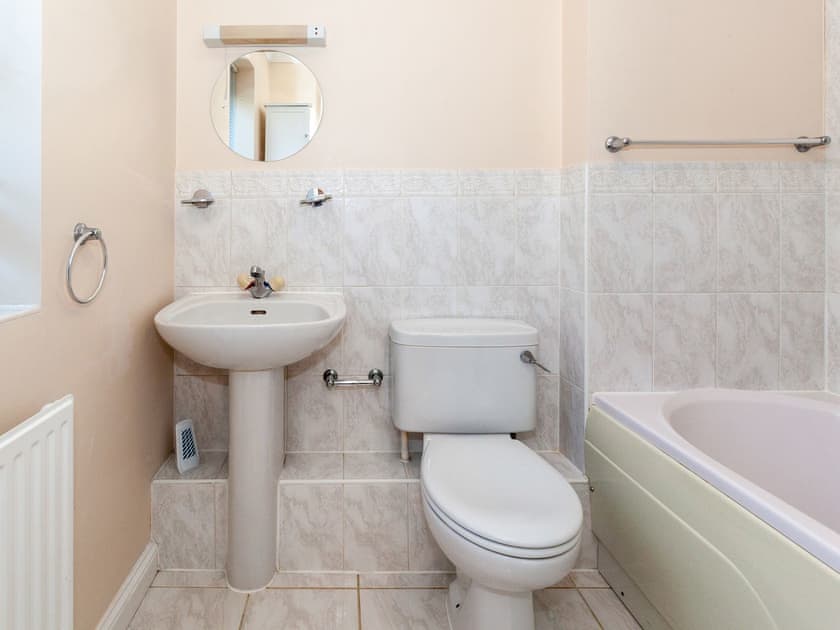Bathroom | Westside Apartment 1, Basingstoke