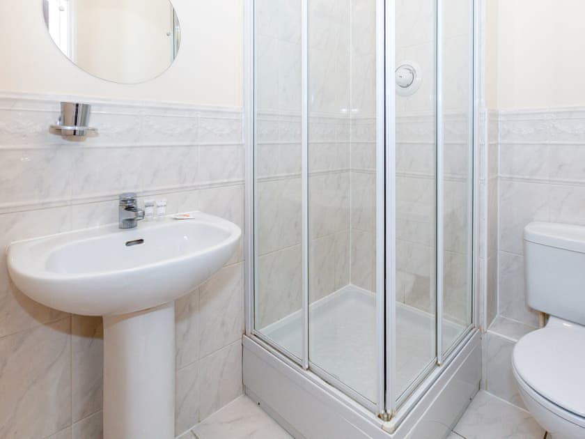 Shower room | Westside Apartment 1, Basingstoke