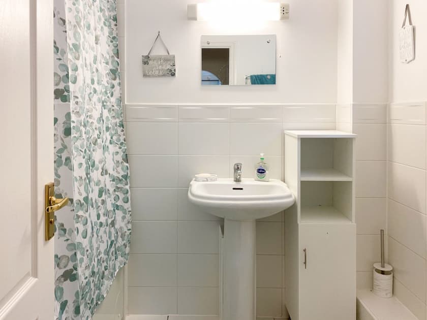 Bathroom | Westside Apartment 2, Basingstoke
