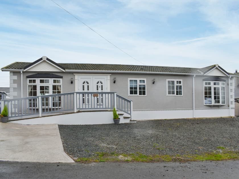 Exterior | Eryl Mor Lodge, Amlwch