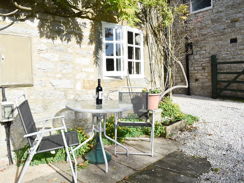 Sitting-out-area | April Cottage, Yougrave, near Bakewell