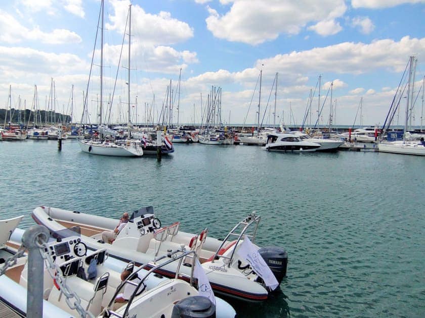 Surrounding area | Admirals Cottage, Yarmouth
