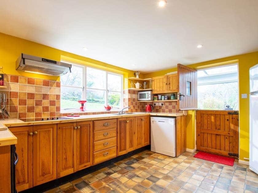 Kitchen/diner | Highlands Farmhouse, Dallington, near Heathfield