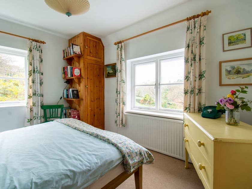 Double bedroom | Highlands Farmhouse, Dallington, near Heathfield