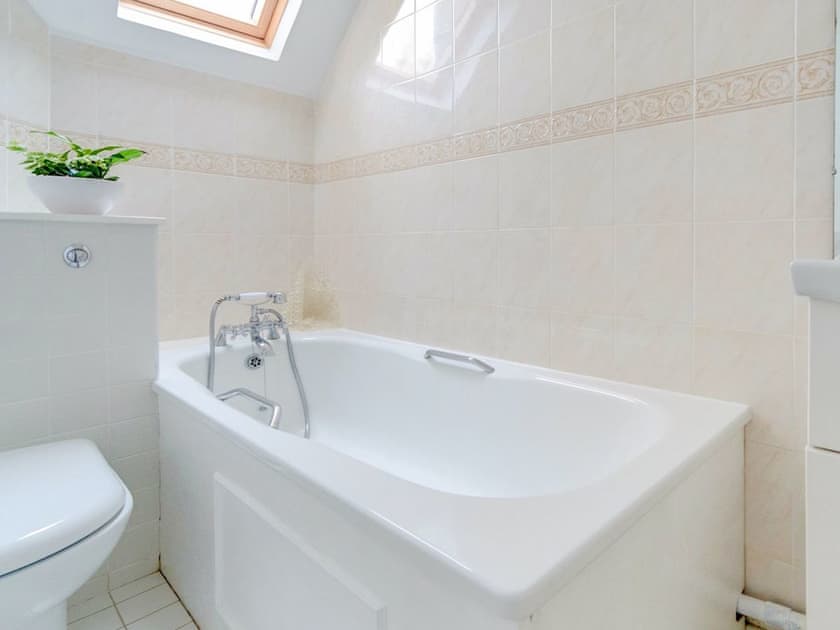 Bathroom | Hadfield Cottage, Ventnor