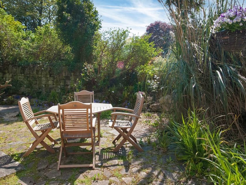 Sitting-out-area | Hadfield Cottage, Ventnor