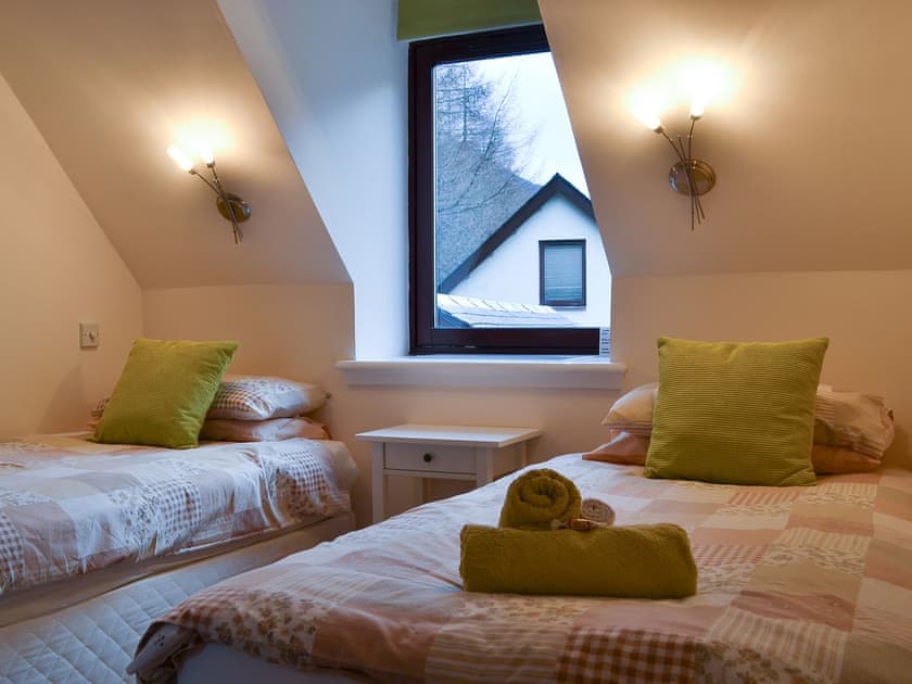 Twin bedroom | Pine Marten Cottage, Ballachulish, near Glencoe