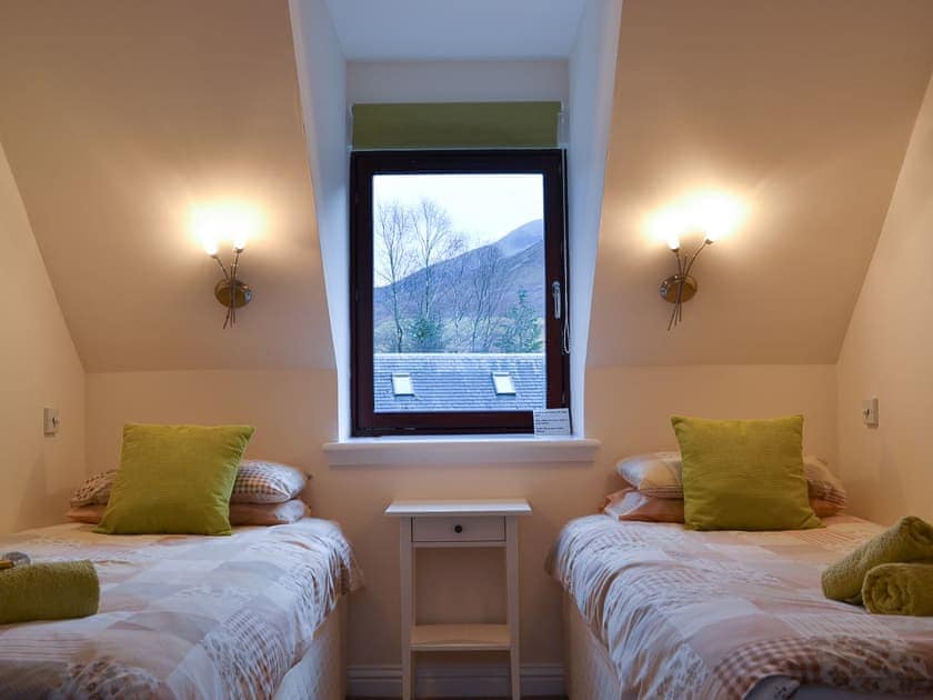 Twin bedroom | Pine Marten Cottage, Ballachulish, near Glencoe