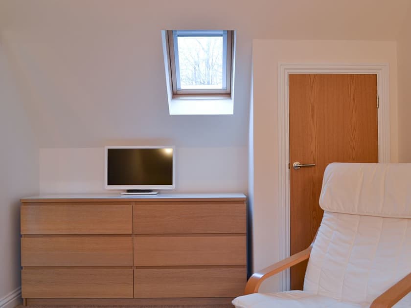 Twin bedroom | Pine Marten Cottage, Ballachulish, near Glencoe
