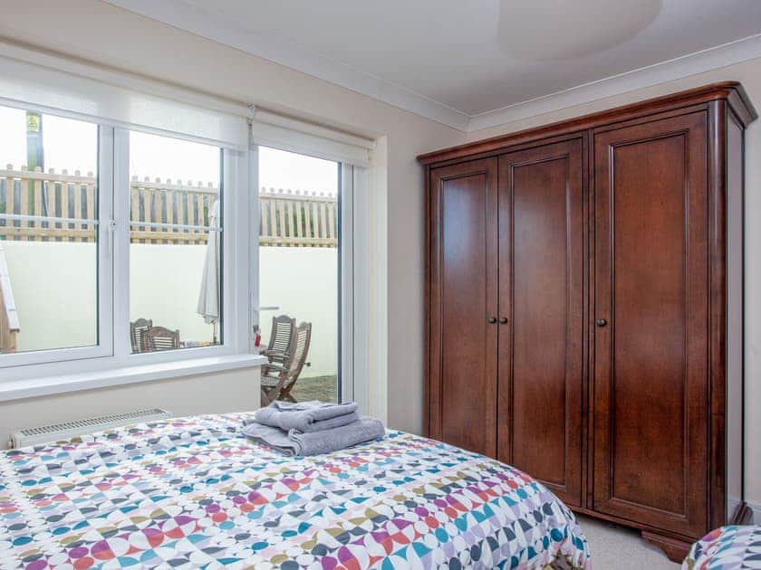 Twin bedroom | The White House, Treskinnick Cross, near Bude