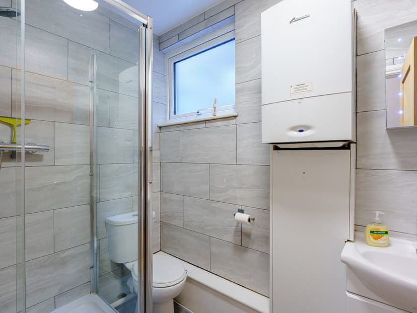 Shower room | Fisherman’s Rest, Broadstairs