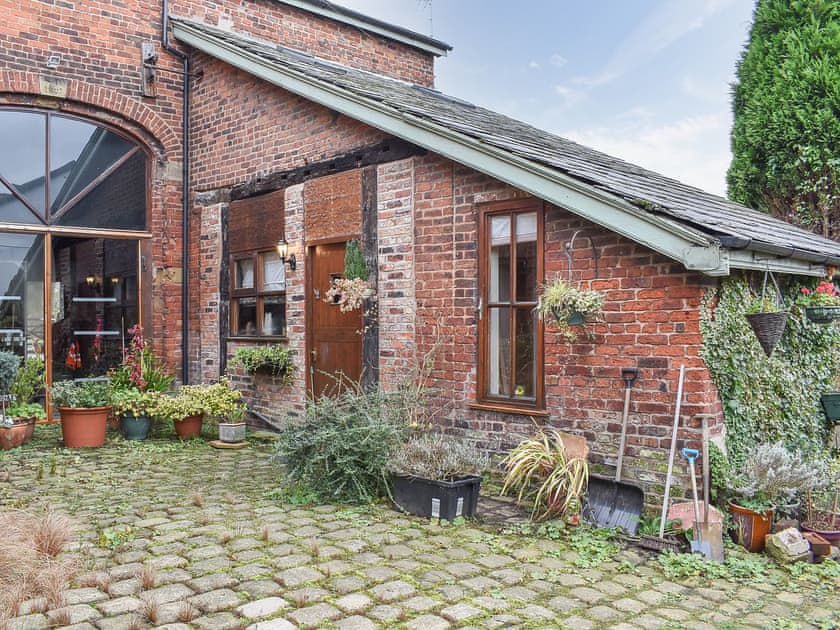 The Tool Shed (ref UK31944) in Croft, near Warrington