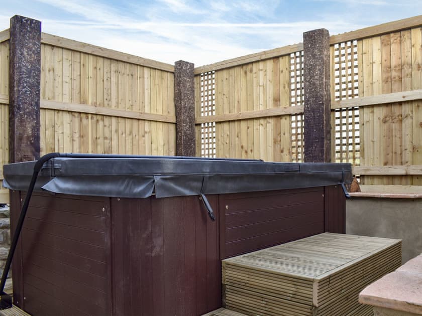 Hot tub | Rose Cottage, Wrantage, near Taunton