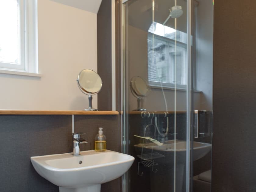 Shower room | Coachman’s Cottage, Falkland