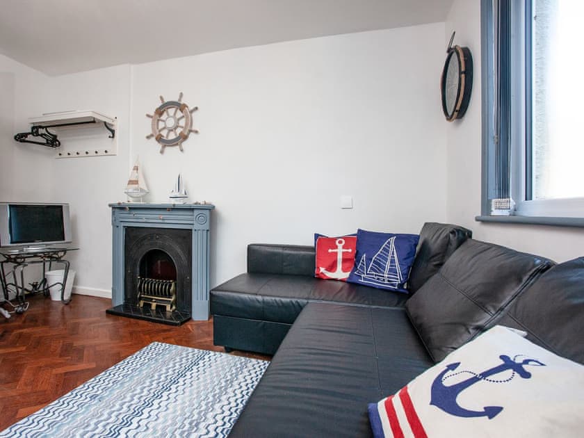 Craigside Commanders Cabin (ref UK32041) in Looe Hoseasons