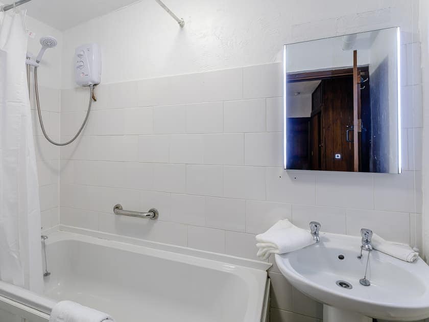 Bathroom | The Nook - Mill Farm Cottages, Barlow near Bakewell