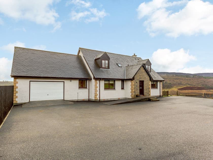 Parking | The Big Hoose, Linside