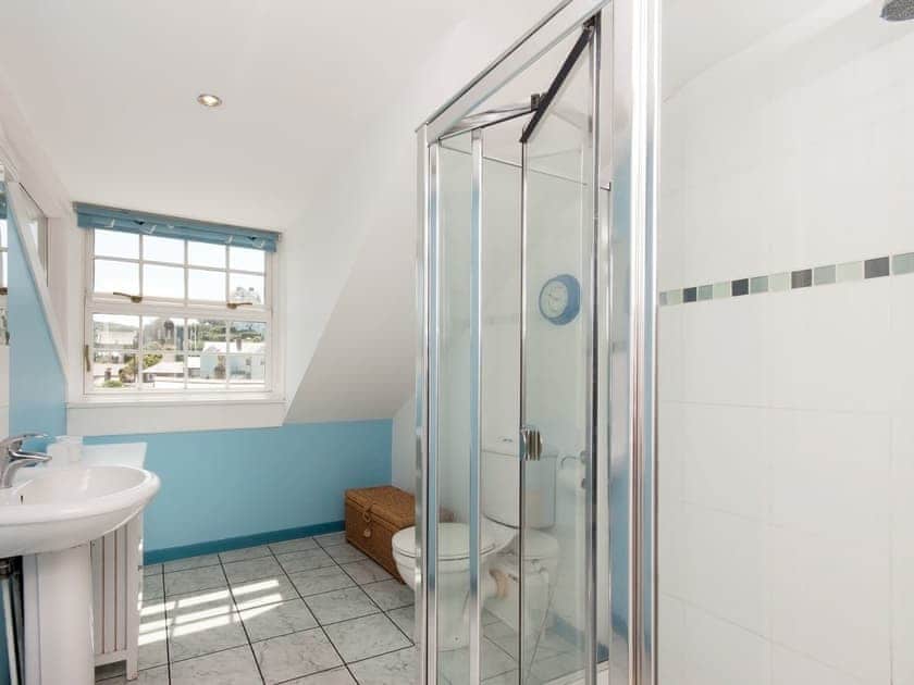 Shower room | Courtenay Street 24, Salcombe