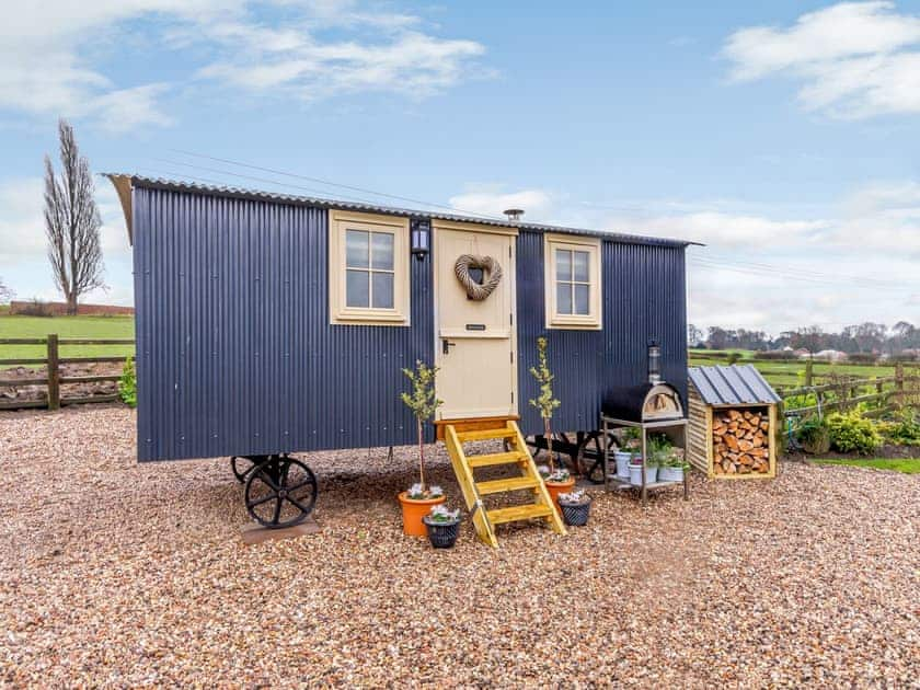 Charming shepherds hut | The Lambing Shed, South Hiendley, near Hemsworth