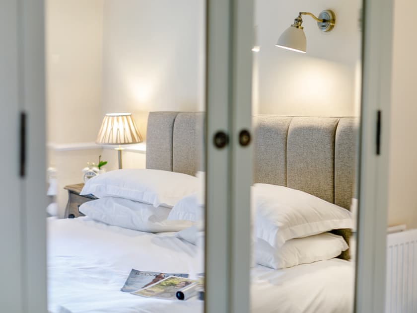 Double bedroom | Mill Farm Cottage - Mill Farm Cottages, Barlow near Bakewell