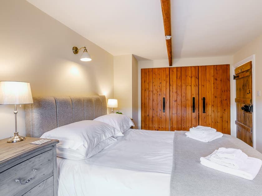 Double bedroom | Mill Farm Cottage - Mill Farm Cottages, Barlow near Bakewell
