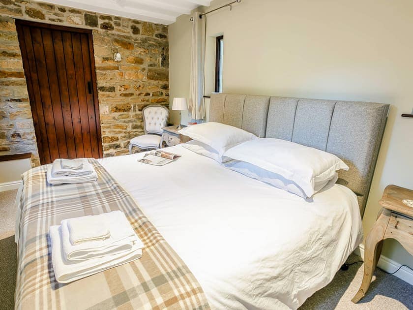 Double bedroom | Cherry Tree Cottage - Mill Farm Cottages, Barlow near Bakewell