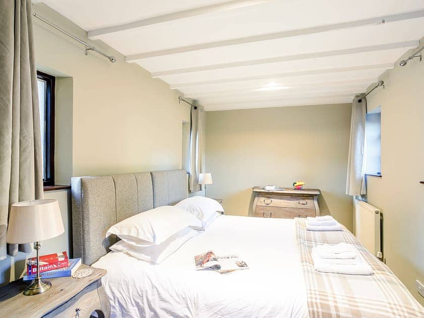 Double bedroom | Cherry Tree Cottage - Mill Farm Cottages, Barlow near Bakewell