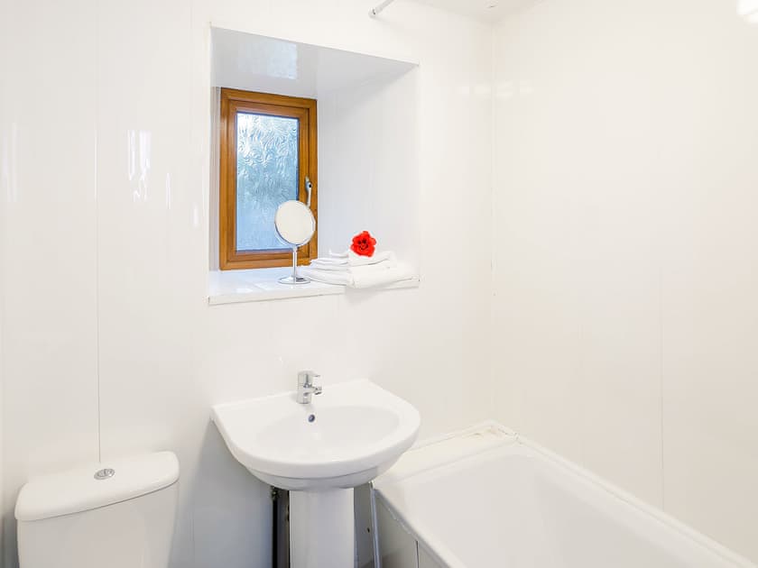 Bathroom | Cherry Tree Cottage - Mill Farm Cottages, Barlow near Bakewell