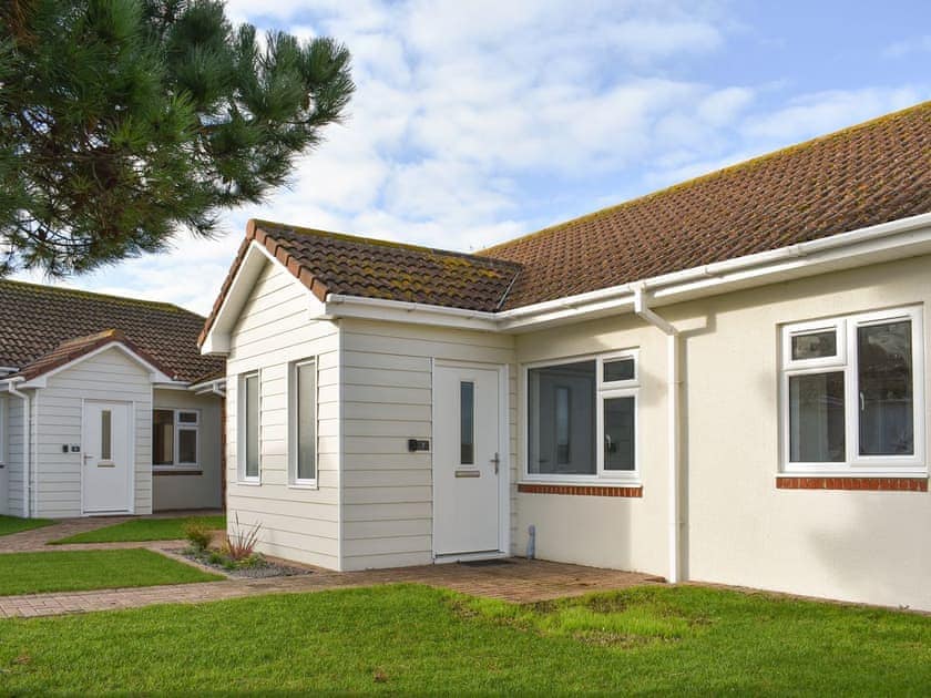 Exterior | Bungalow 7 - Fort Spinney Holiday Bungalows, Yaverland