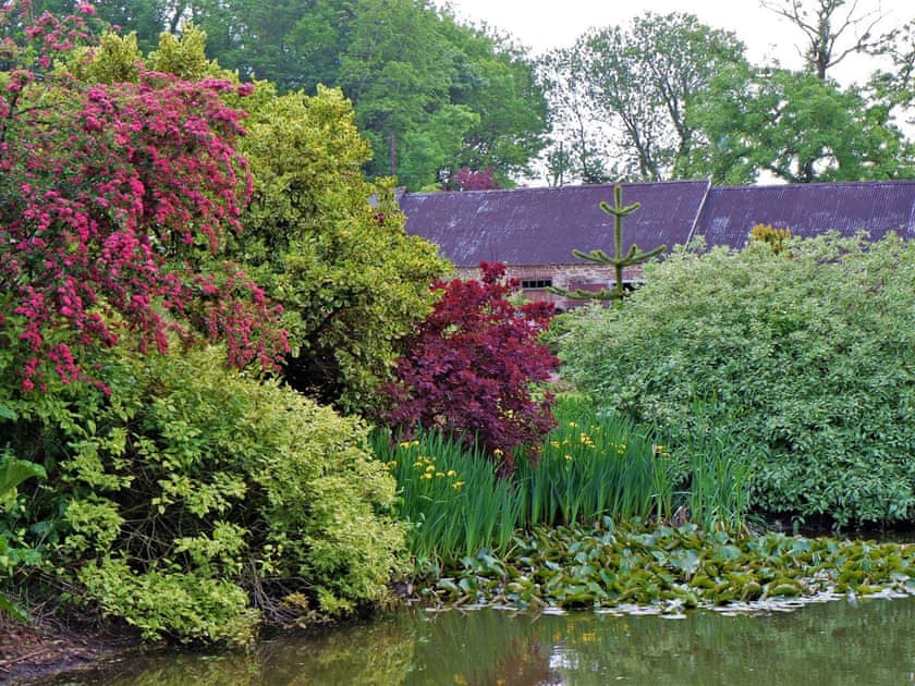 Garden and grounds | The Corn Loft - Longlands Farm Cottages, Haverfordwest, near Narberth
