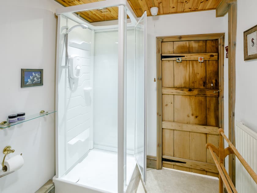 Bathroom | The Hayloft, Glossop