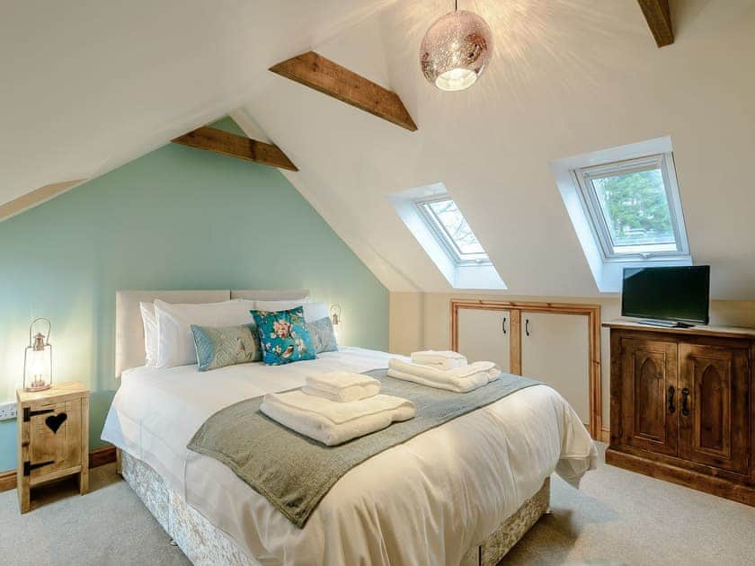 Double bedroom | Farriers Lodge, Brandesburton, near Driffield