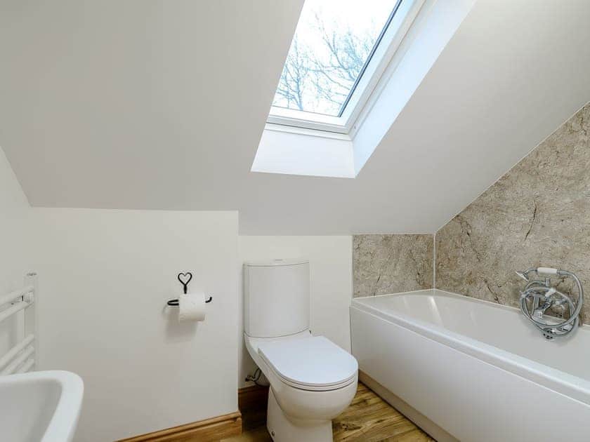 En-suite | Farriers Lodge, Brandesburton, near Driffield