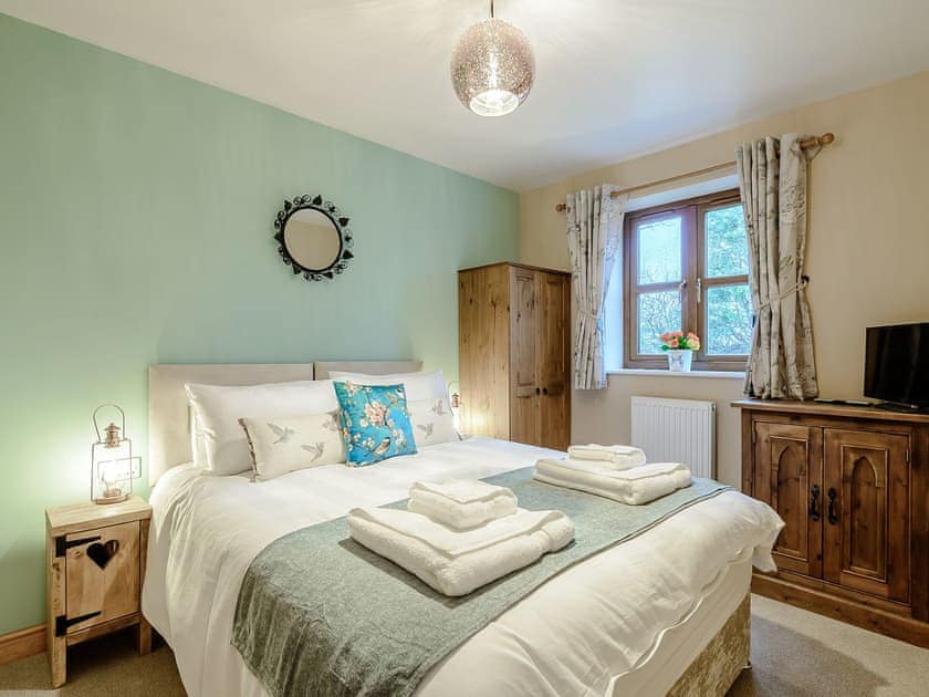 Double bedroom | Farriers Lodge, Brandesburton, near Driffield