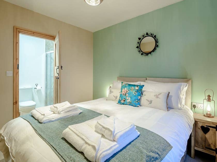 Double bedroom | Farriers Lodge, Brandesburton, near Driffield